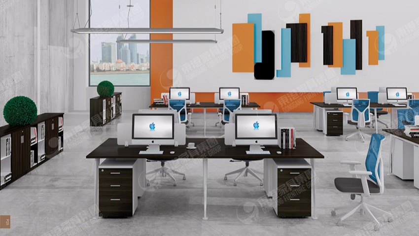 屏風(fēng)辦公桌更適合這類(lèi)辦公空間，辦公室裝修如何選擇屏風(fēng)辦公桌？